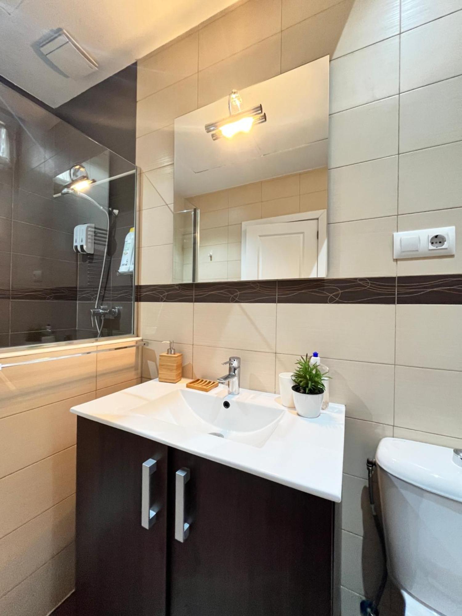 Exclusivo En Sol Exterior Bar Temporal Apartment Мадрид Екстериор снимка