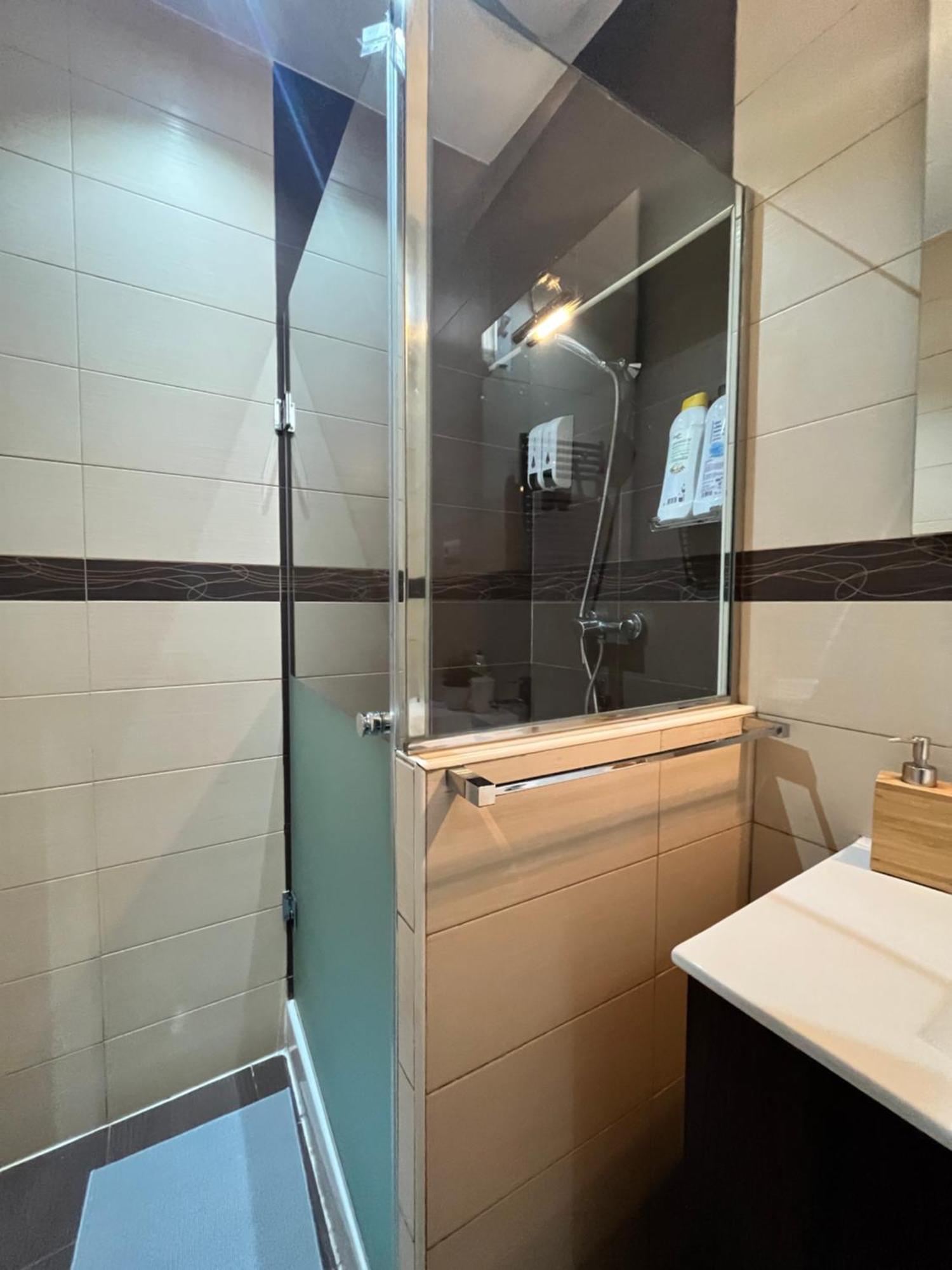 Exclusivo En Sol Exterior Bar Temporal Apartment Мадрид Екстериор снимка