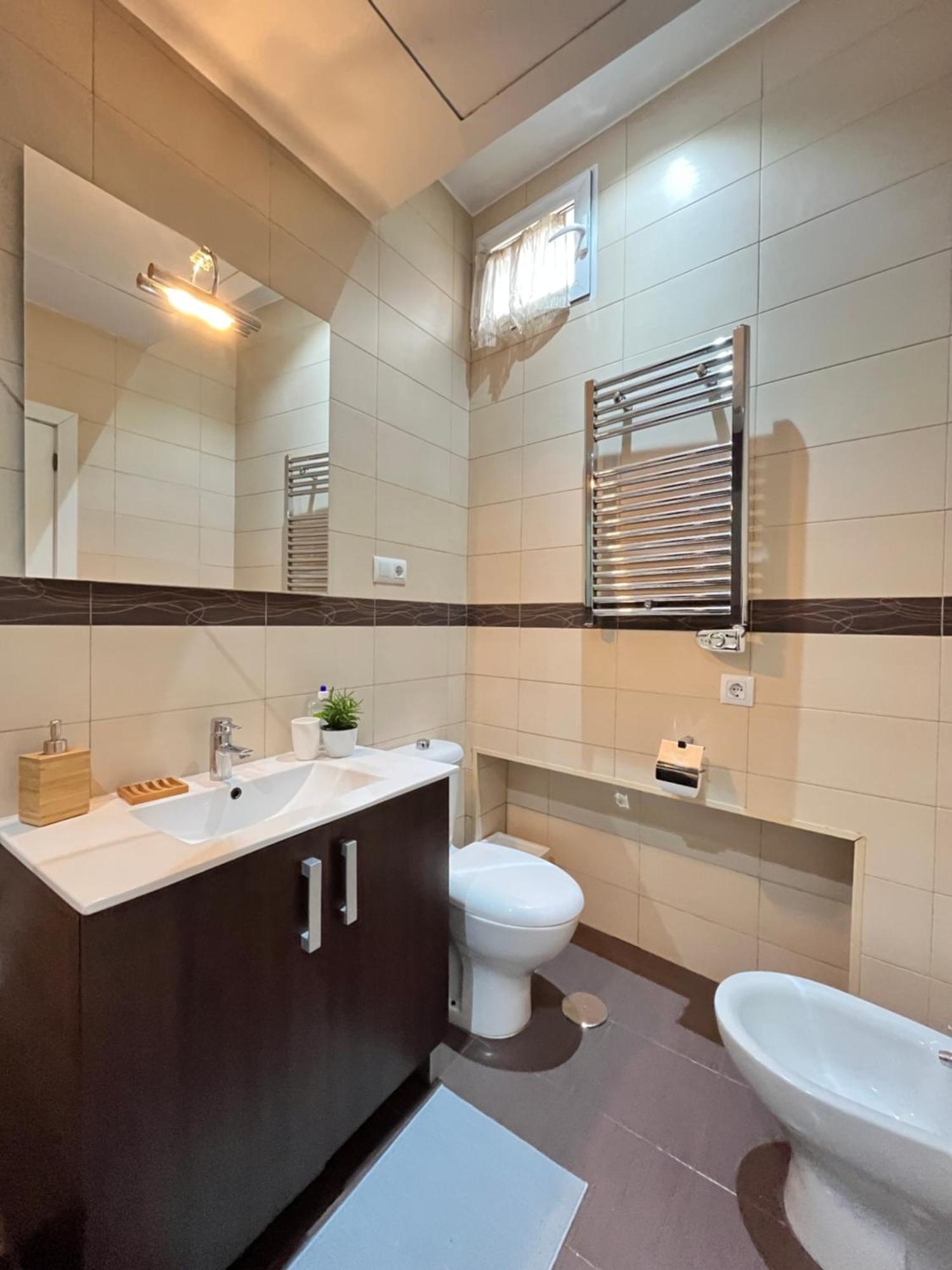 Exclusivo En Sol Exterior Bar Temporal Apartment Мадрид Екстериор снимка